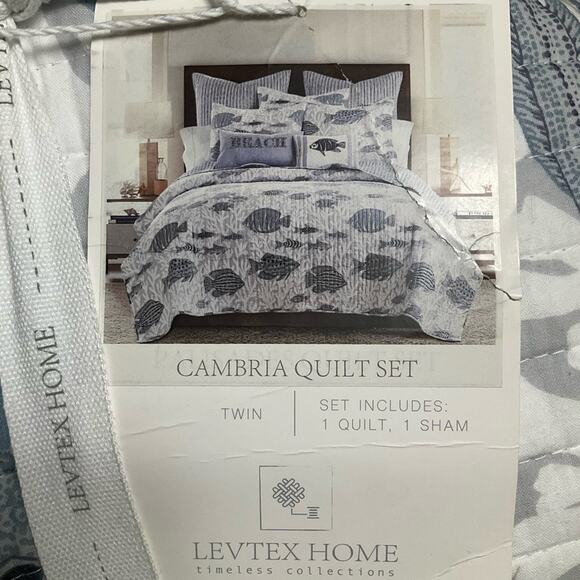 Levtex Blue and Gray Fish Quilt Set Twin NEW - Picture 3 of 7